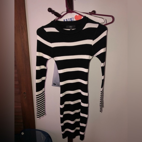 Lulus stretchy, striped dress! - Picture 2 of 3